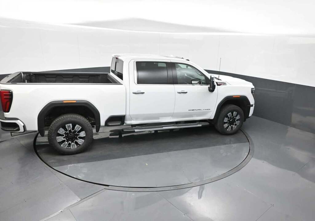 2025 GMC Sierra 2500HD Denali