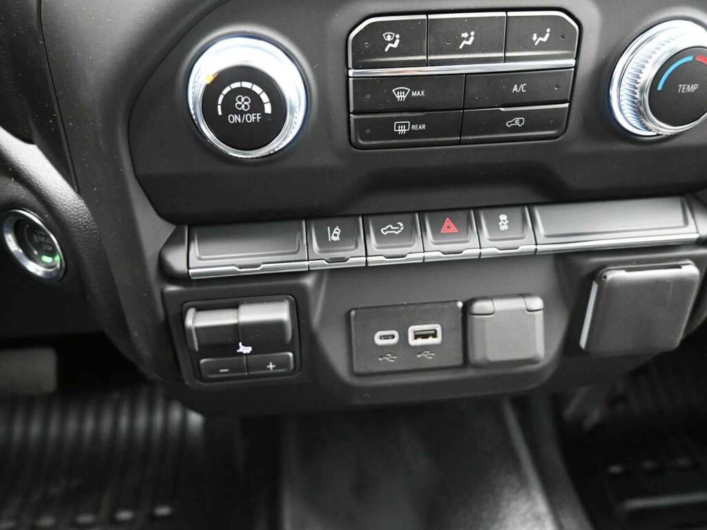 2025 GMC Sierra 2500HD Pro