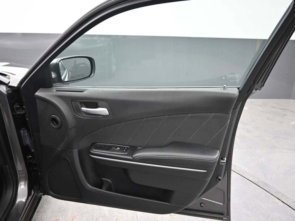 2020 Dodge Charger SXT RWD