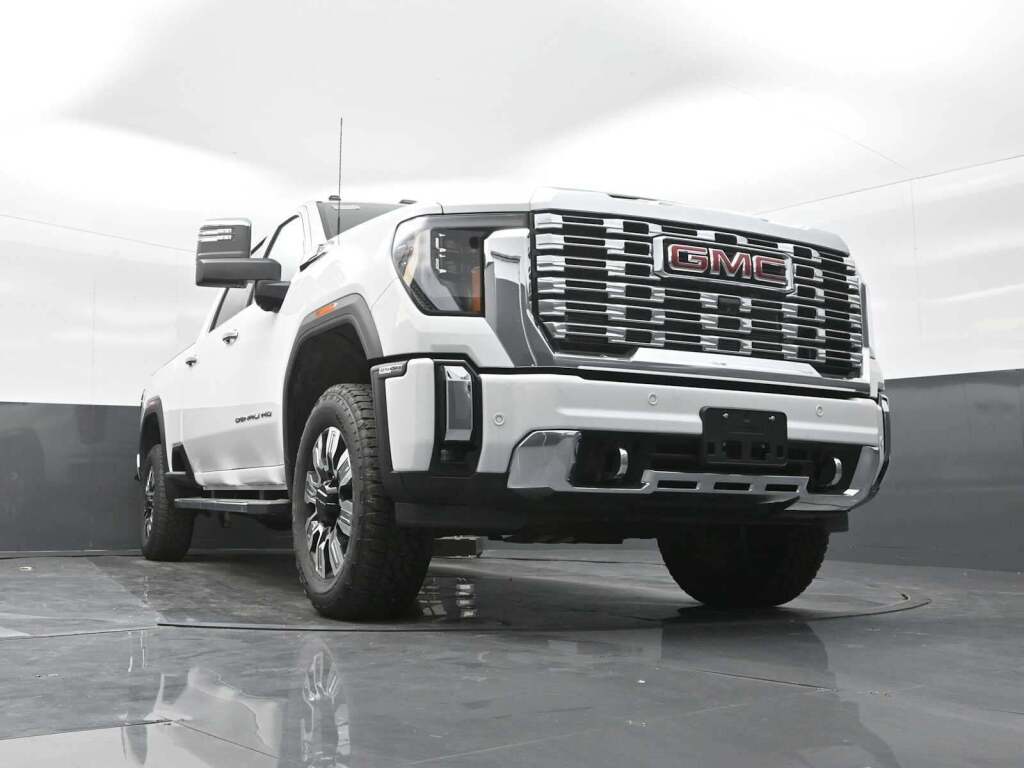 2025 GMC Sierra 2500HD Denali