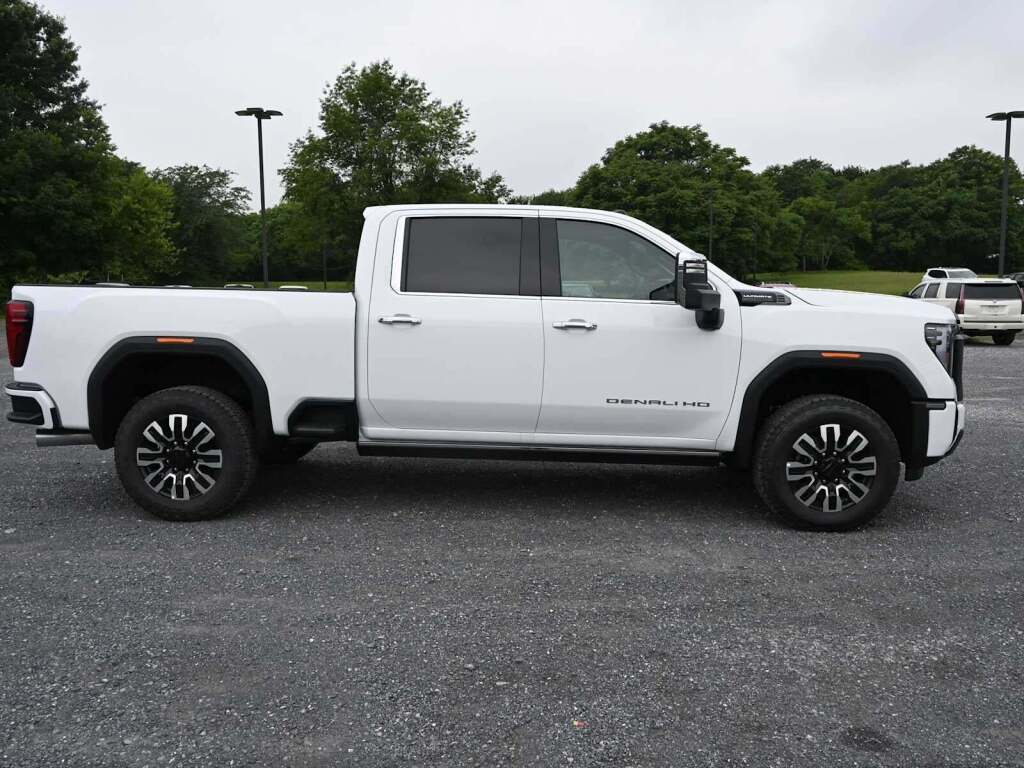 2025 GMC Sierra 2500HD Denali Ultimate