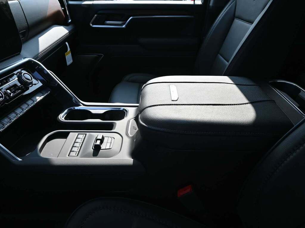 2025 GMC Sierra 2500HD Denali