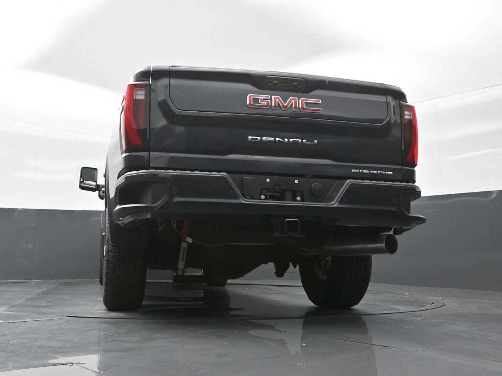 2025 GMC Sierra 2500HD Denali