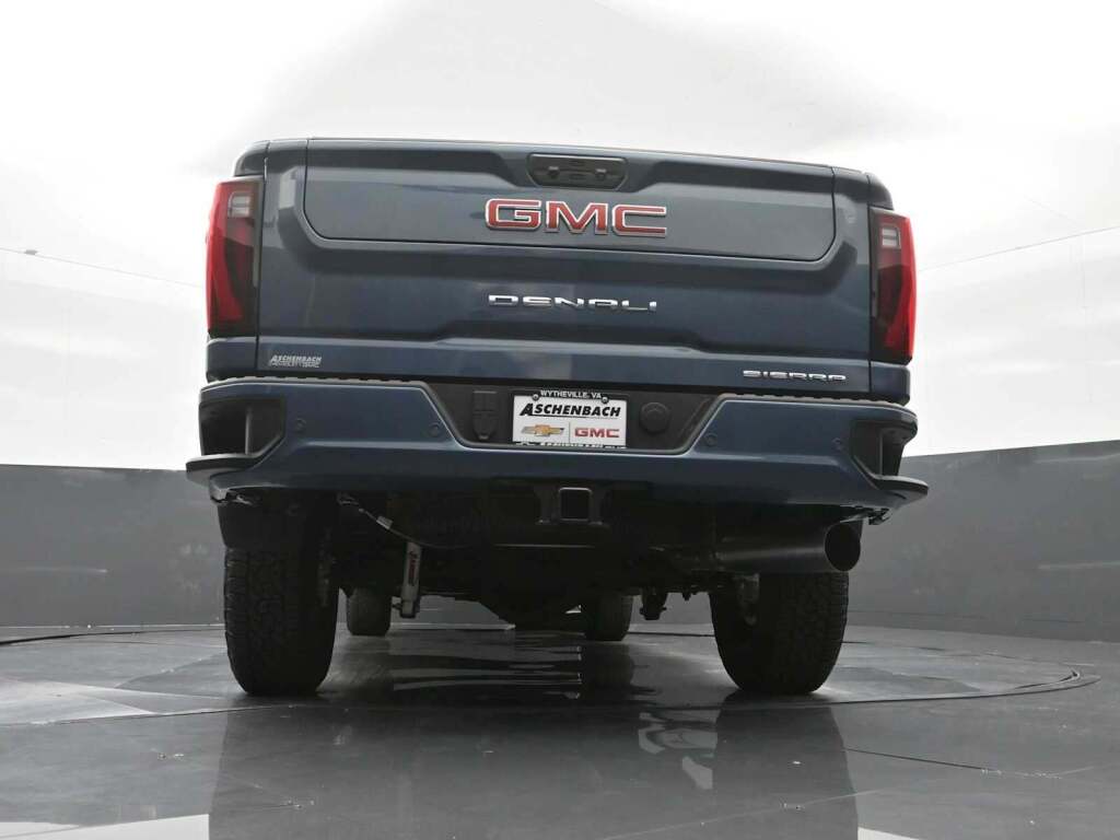 2025 GMC Sierra 2500HD Denali