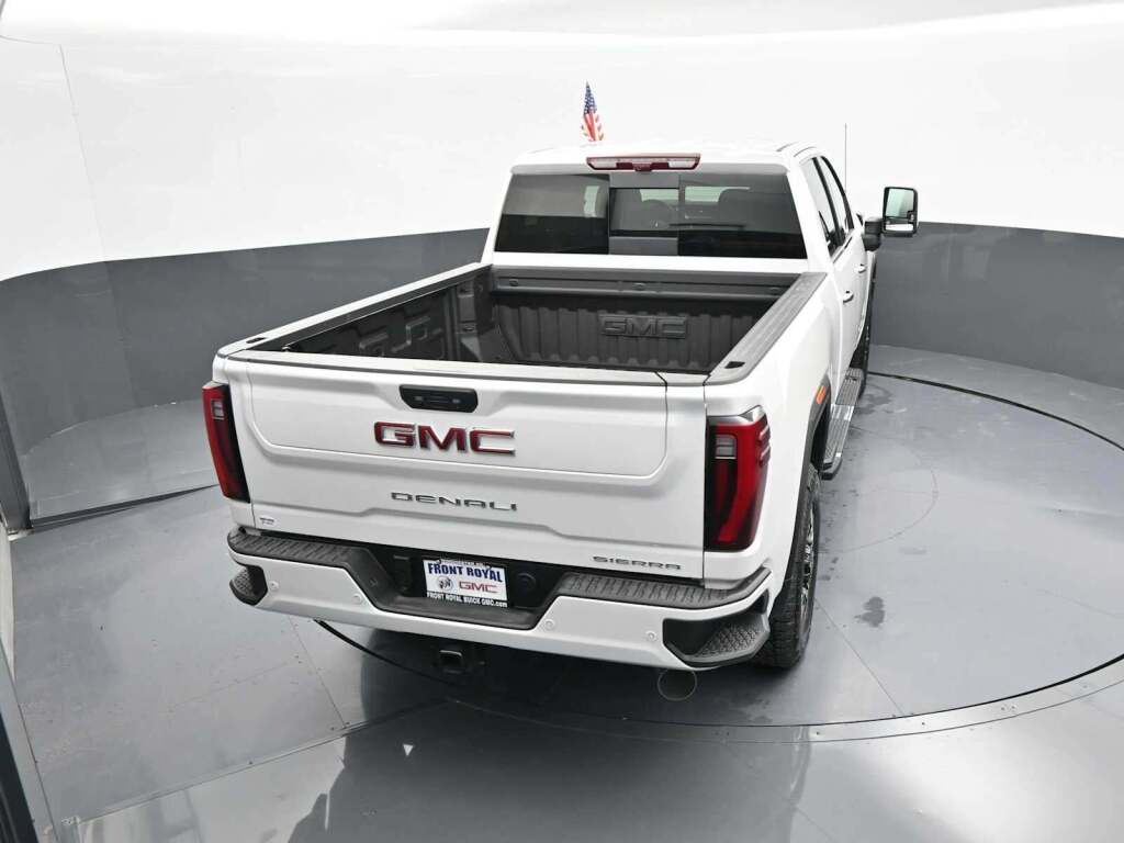 2025 GMC Sierra 2500HD Denali