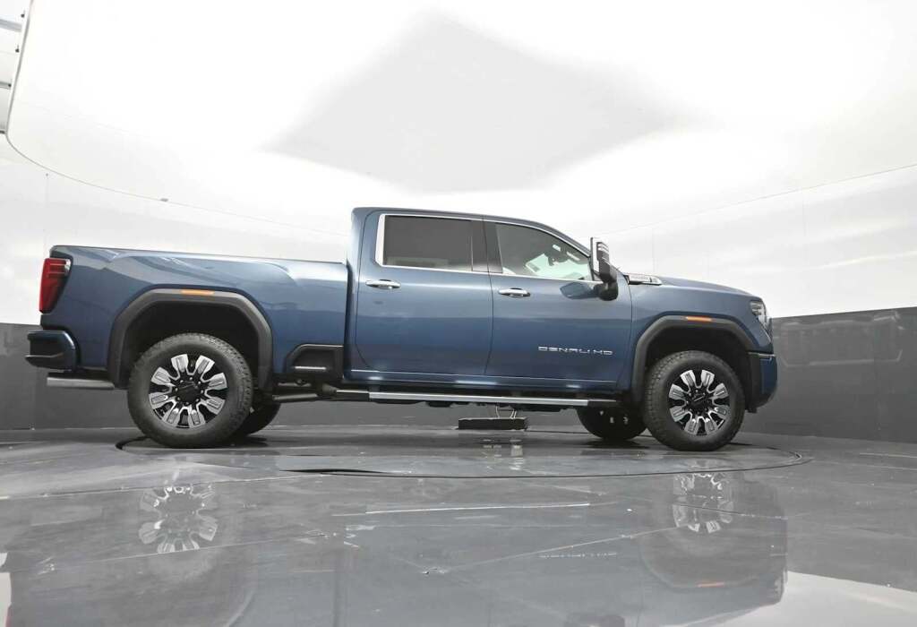 2025 GMC Sierra 2500HD Denali