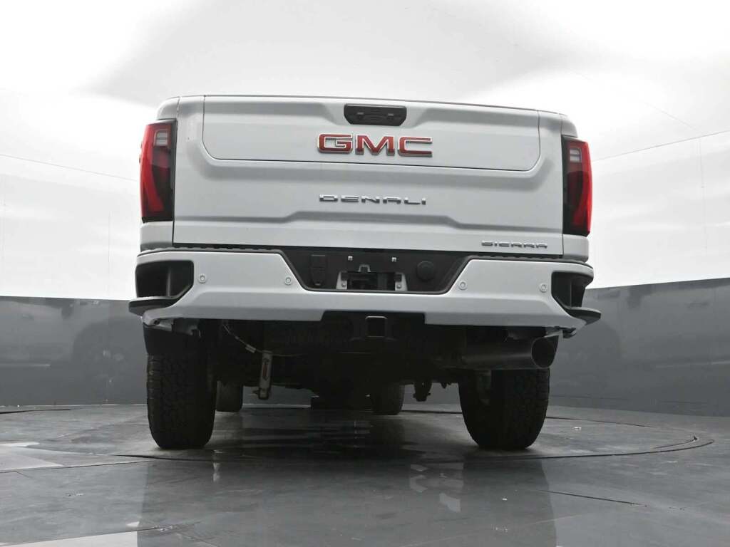 2025 GMC Sierra 2500HD Denali