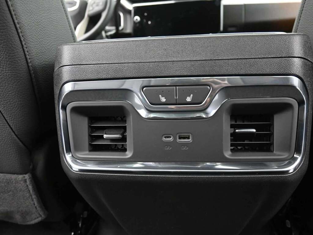 2025 GMC Sierra 3500HD Denali