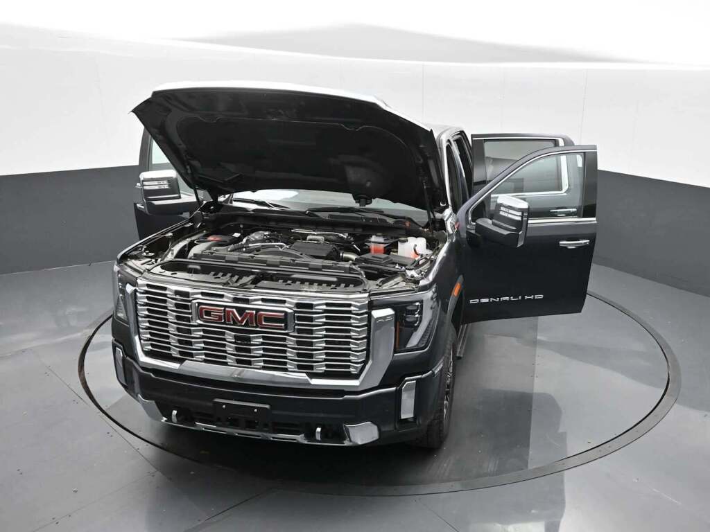 2025 GMC Sierra 2500HD Denali
