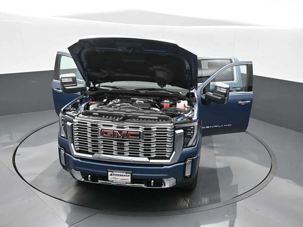 2025 GMC Sierra 2500HD Denali