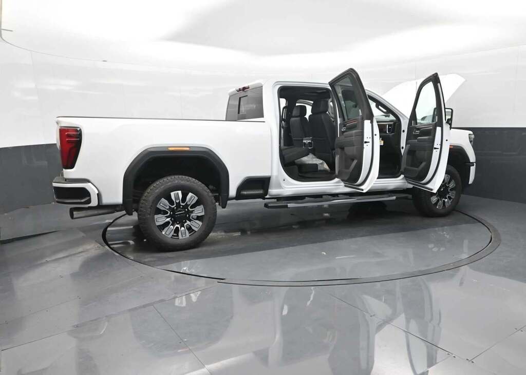 2025 GMC Sierra 2500HD Denali