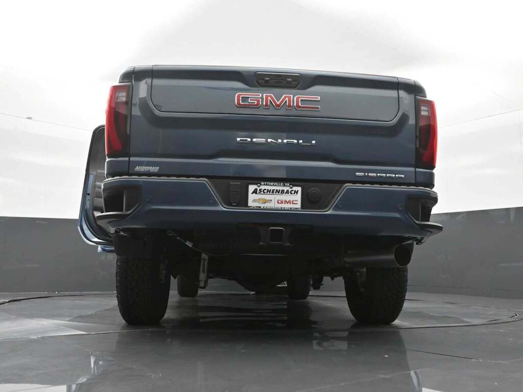 2025 GMC Sierra 2500HD Denali
