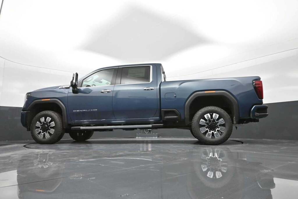 2025 GMC Sierra 2500HD Denali