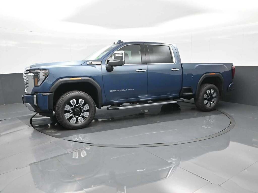 2025 GMC Sierra 2500HD Denali