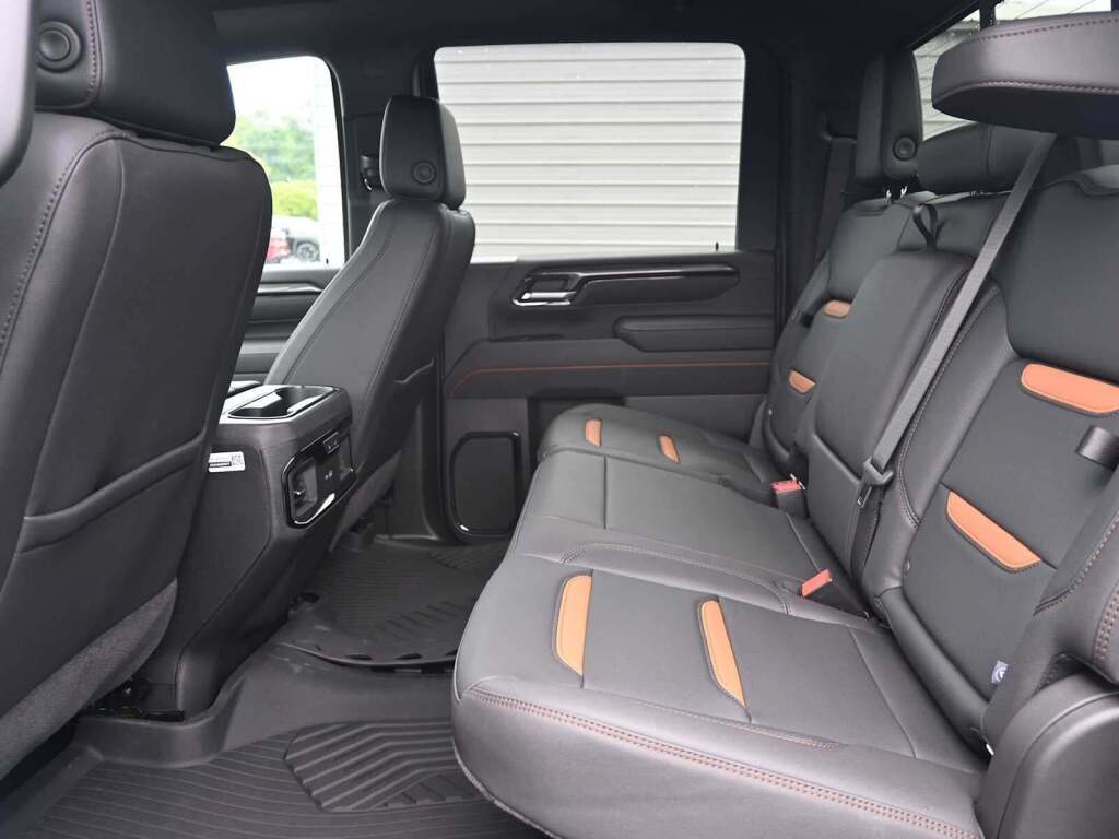 2025 GMC Sierra 2500HD AT4