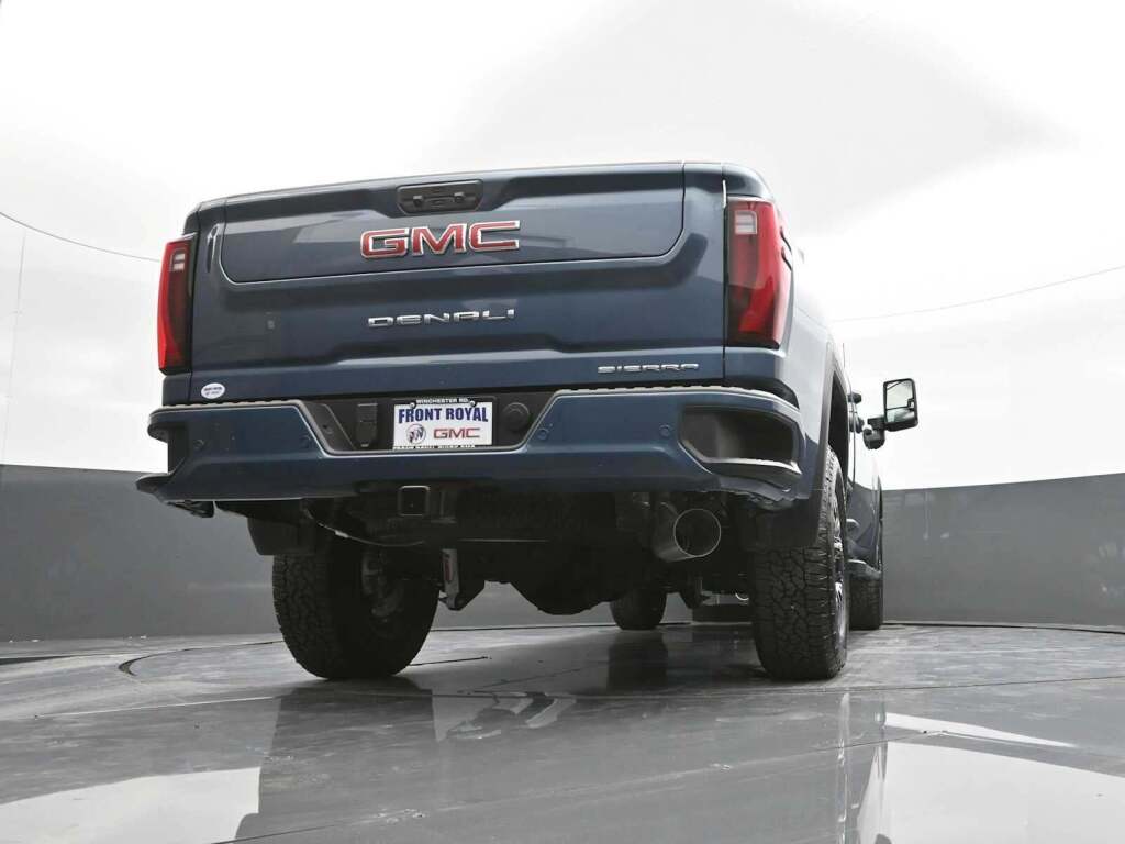2025 GMC Sierra 2500HD Denali