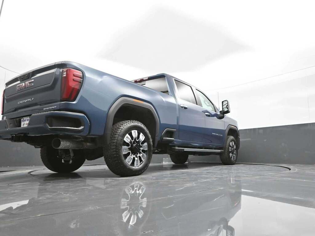 2025 GMC Sierra 2500HD Denali