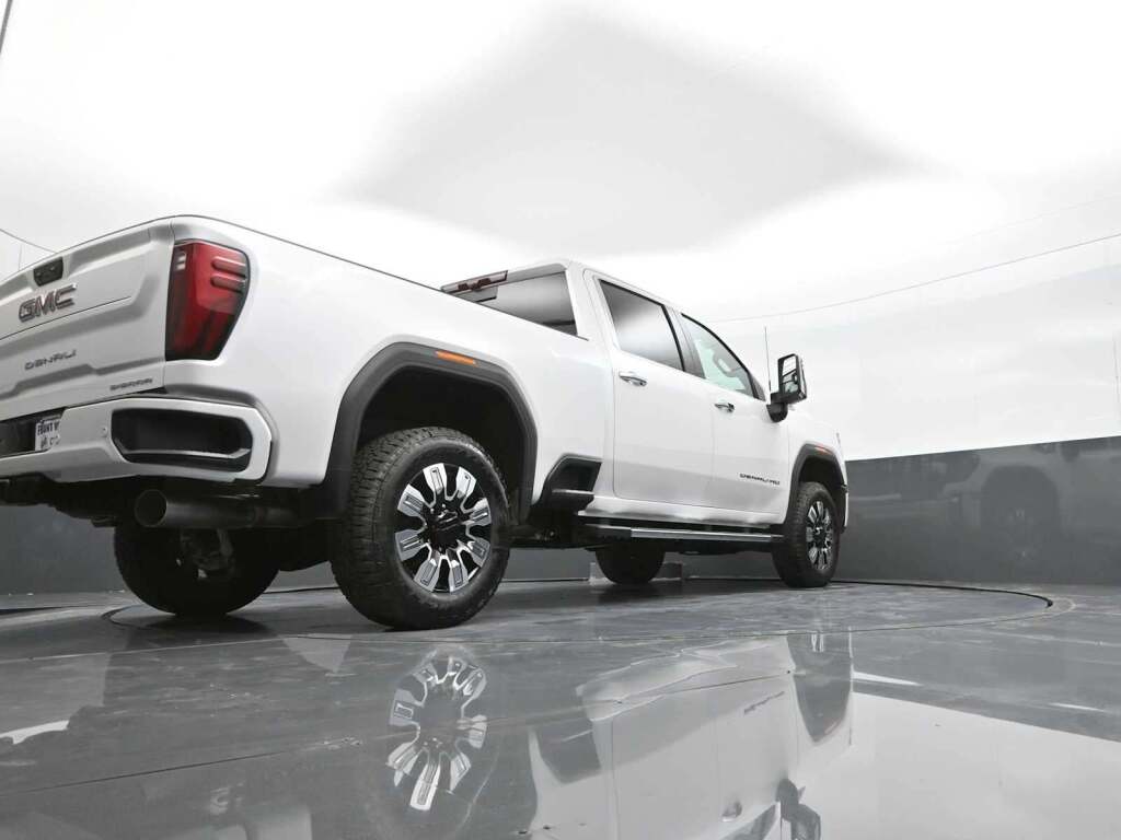 2025 GMC Sierra 2500HD Denali
