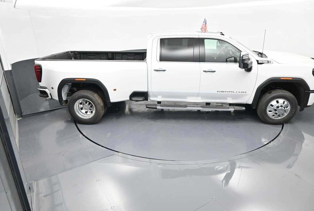 2025 GMC Sierra 3500HD Denali