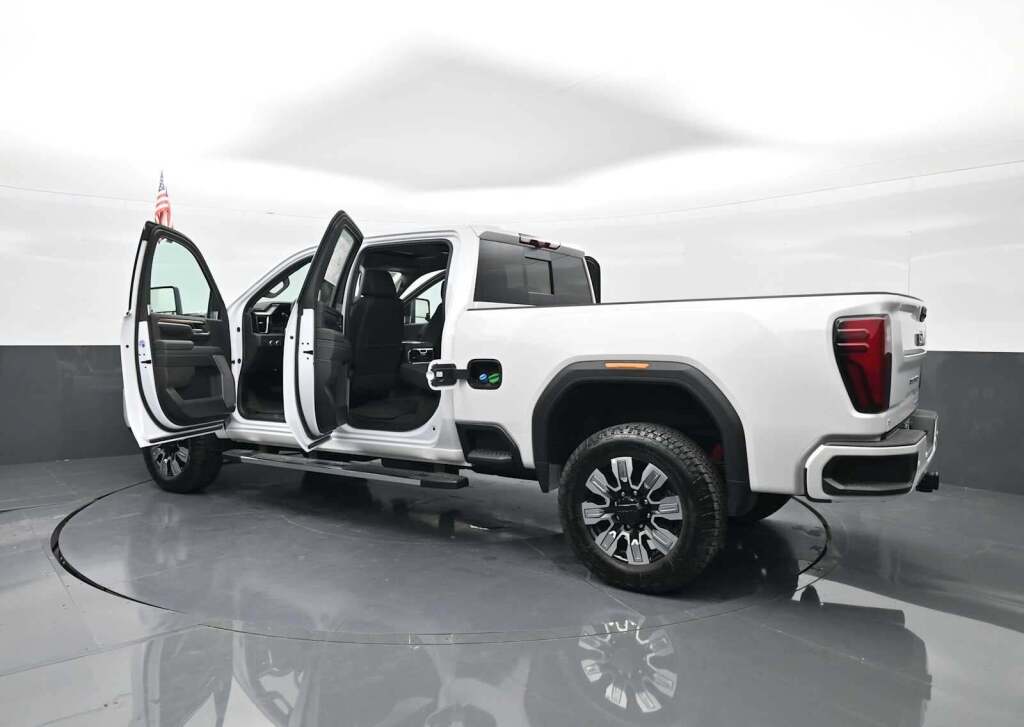 2025 GMC Sierra 2500HD Denali