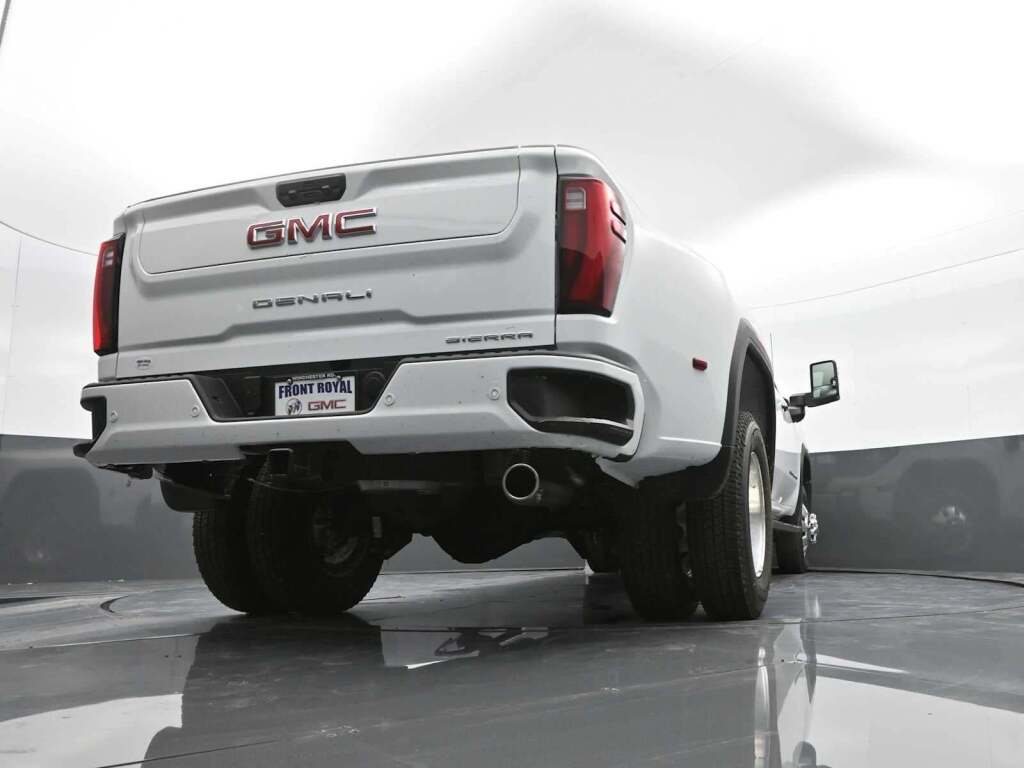 2025 GMC Sierra 3500HD Denali