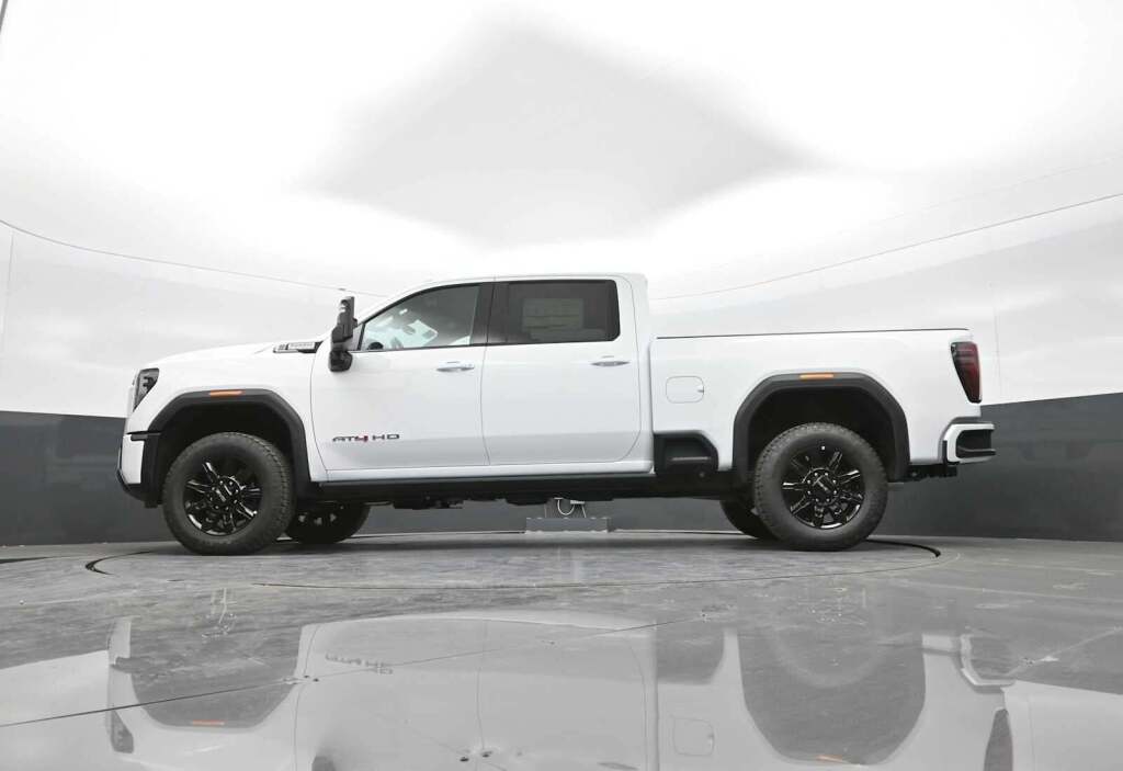 2025 GMC Sierra 2500HD AT4
