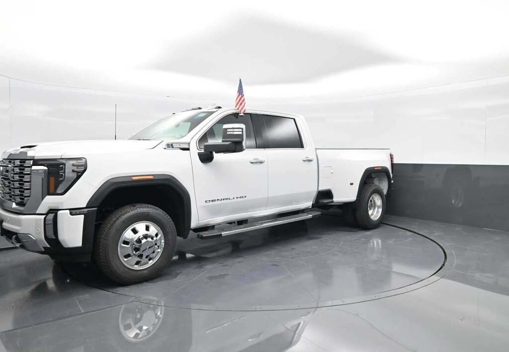 2025 GMC Sierra 3500HD Denali