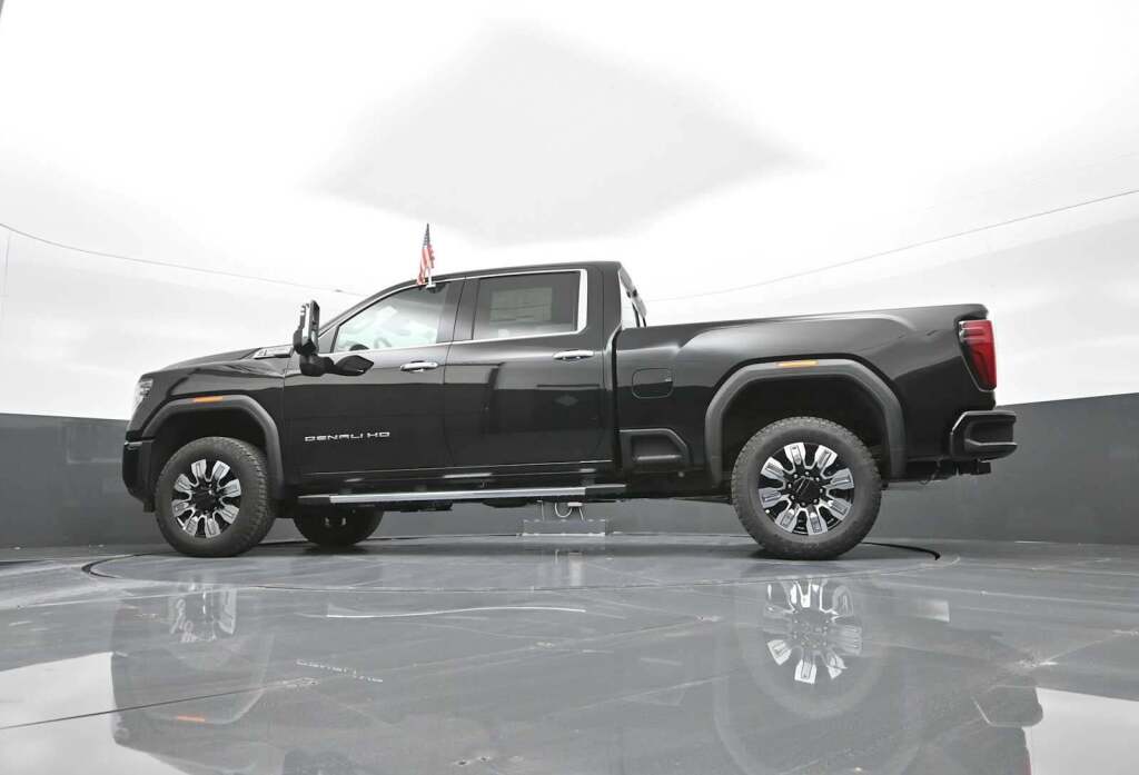 2025 GMC Sierra 2500HD Denali