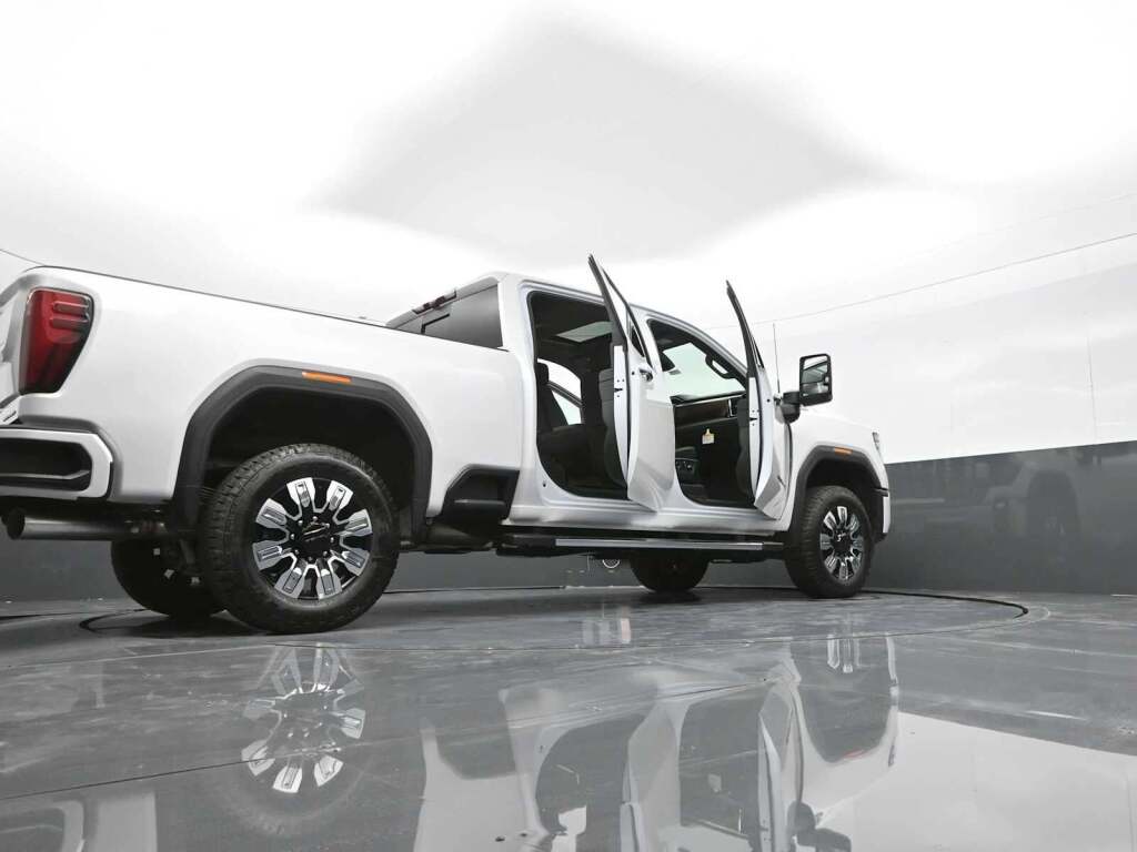 2025 GMC Sierra 2500HD Denali