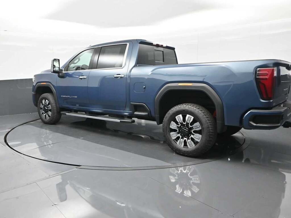2025 GMC Sierra 2500HD Denali