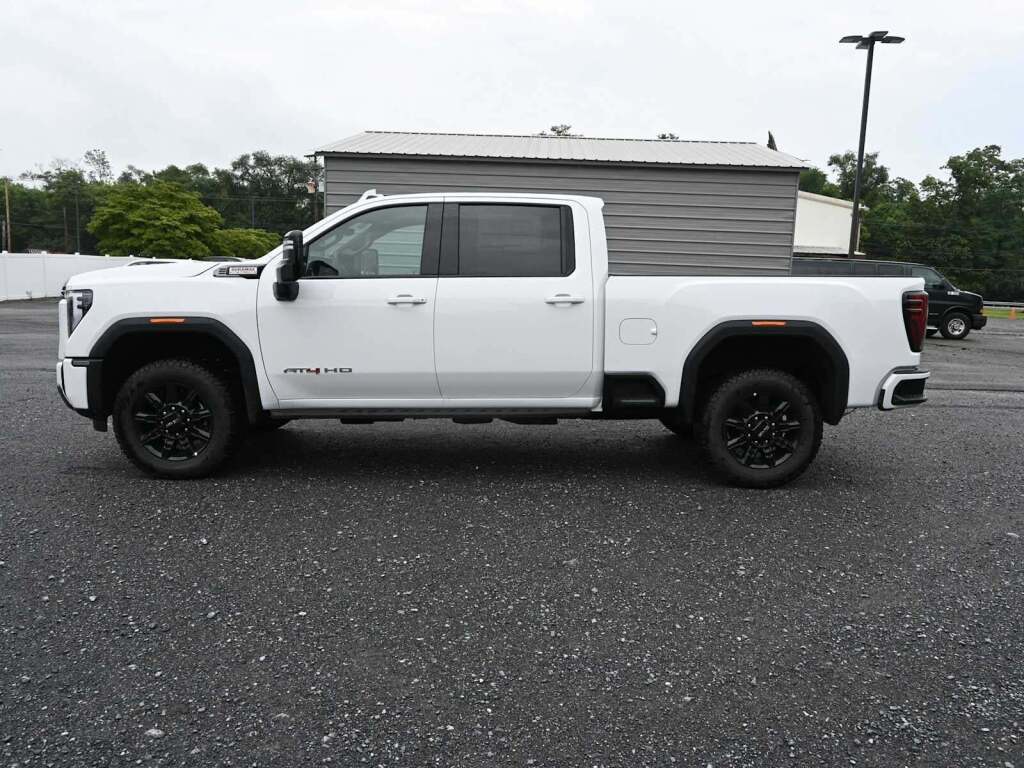 2025 GMC Sierra 2500HD AT4