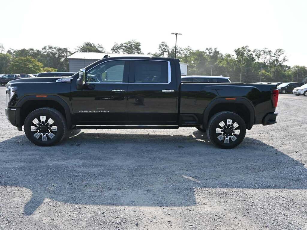 2025 GMC Sierra 2500HD Denali