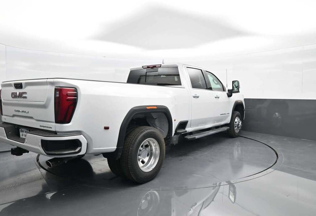 2025 GMC Sierra 3500HD Denali