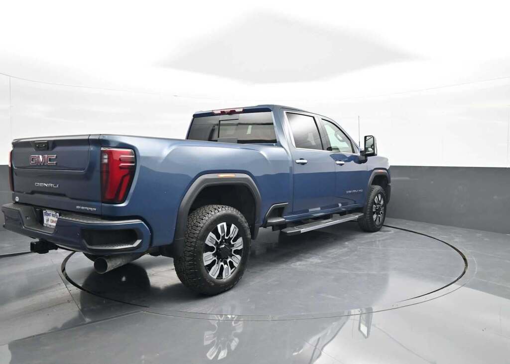 2025 GMC Sierra 2500HD Denali