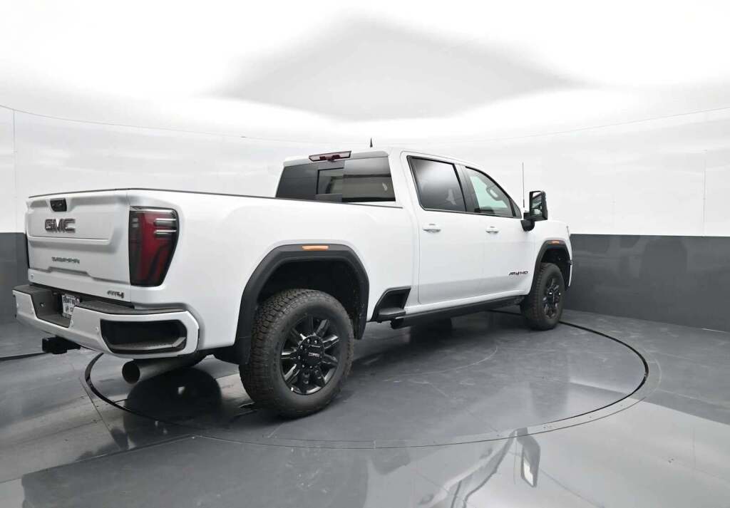 2025 GMC Sierra 2500HD AT4