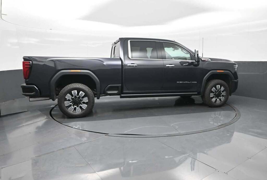 2025 GMC Sierra 2500HD Denali