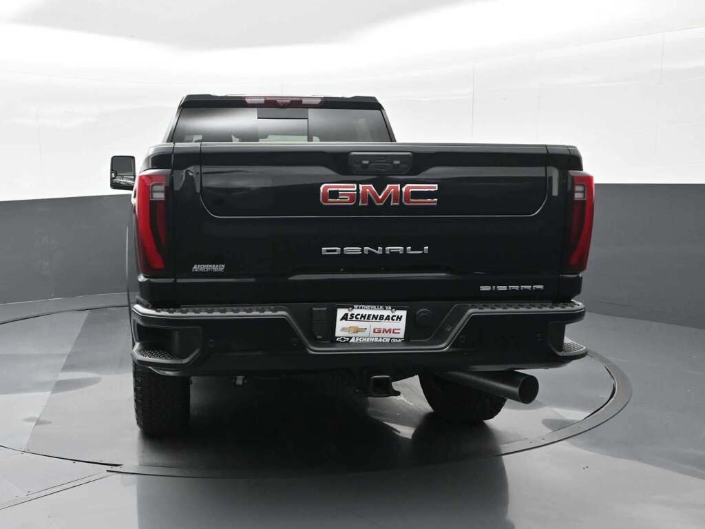 2025 GMC Sierra 2500HD Denali