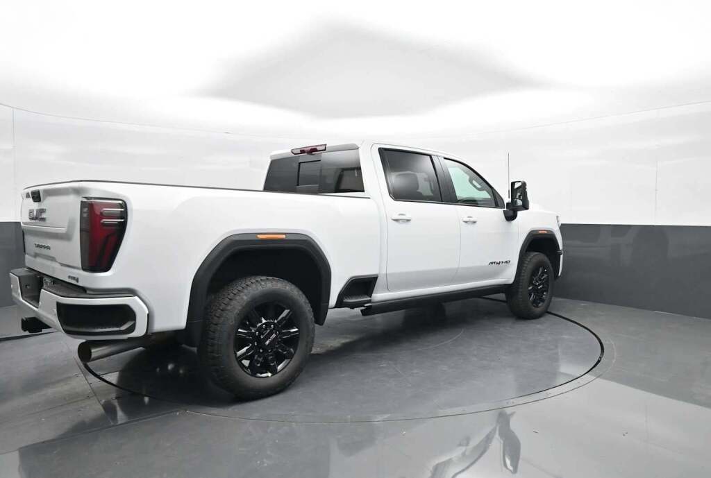 2025 GMC Sierra 2500HD AT4
