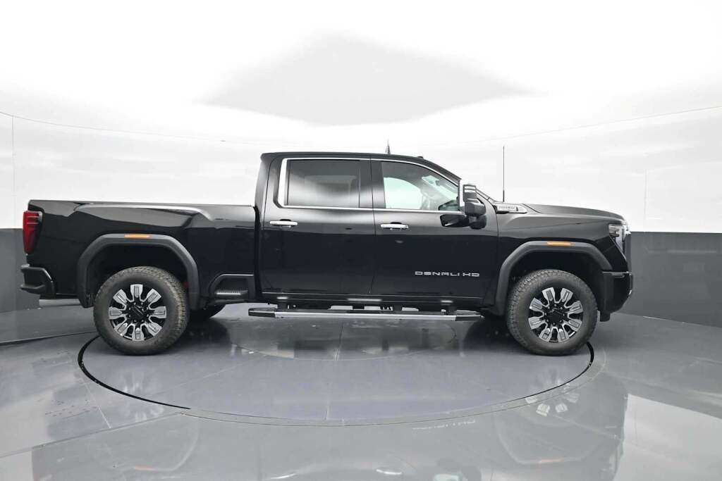 2025 GMC Sierra 2500HD Denali