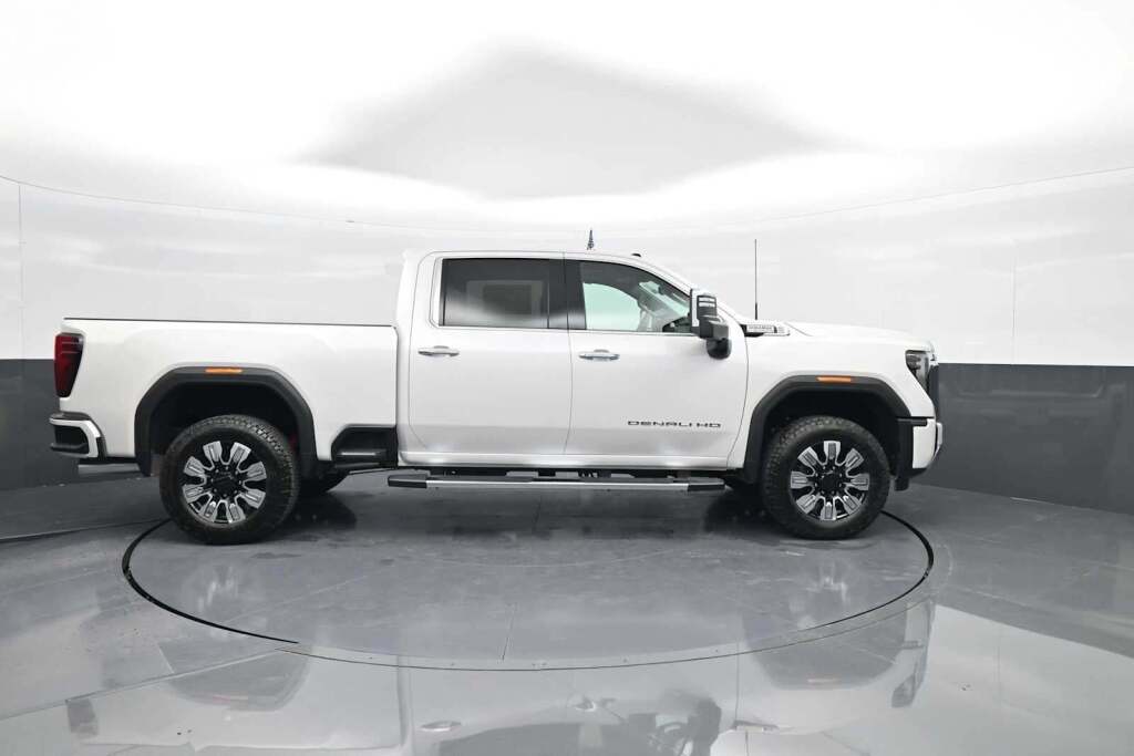 2025 GMC Sierra 2500HD Denali