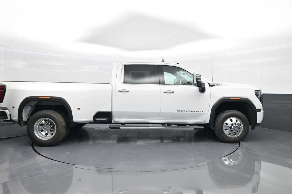 2025 GMC Sierra 3500HD Denali