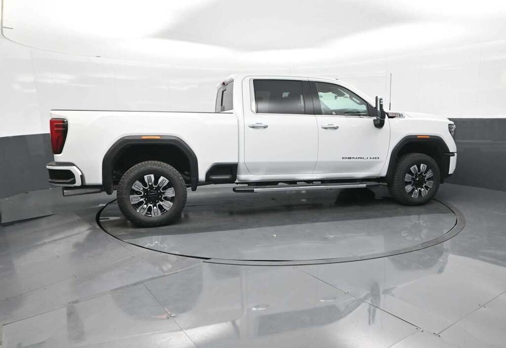 2025 GMC Sierra 2500HD Denali