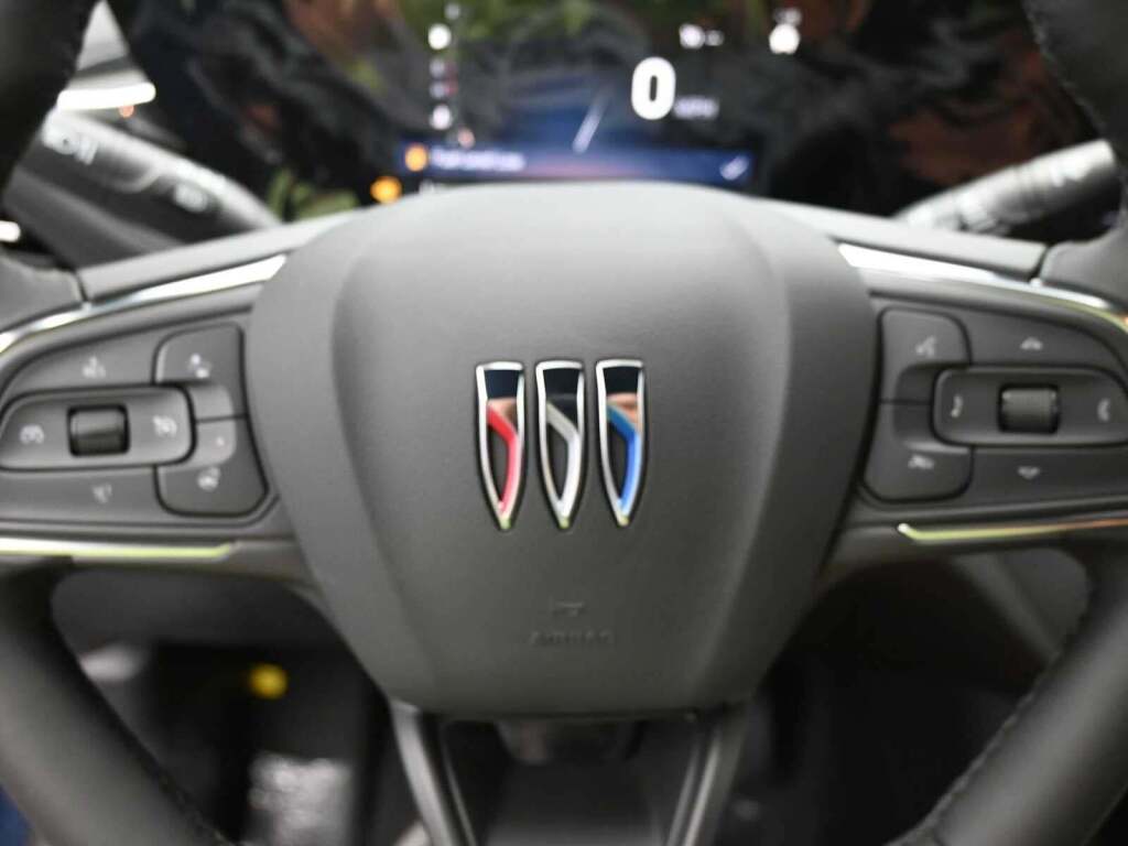 2025 Buick Envista Preferred FWD