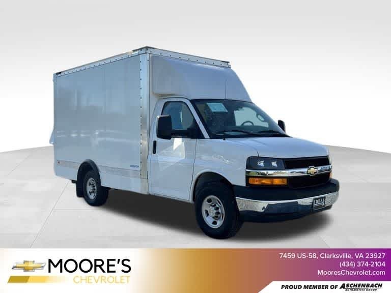 2023 Chevrolet Express Cutaway Work Van