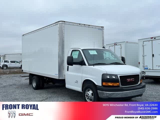 2023 GMC Savana Cutaway 4500 Van