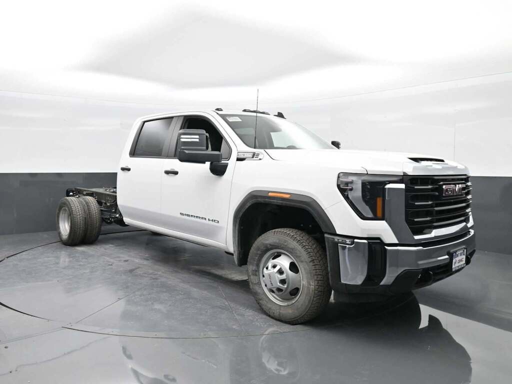 2025 GMC Sierra 3500HD Chassis Pro