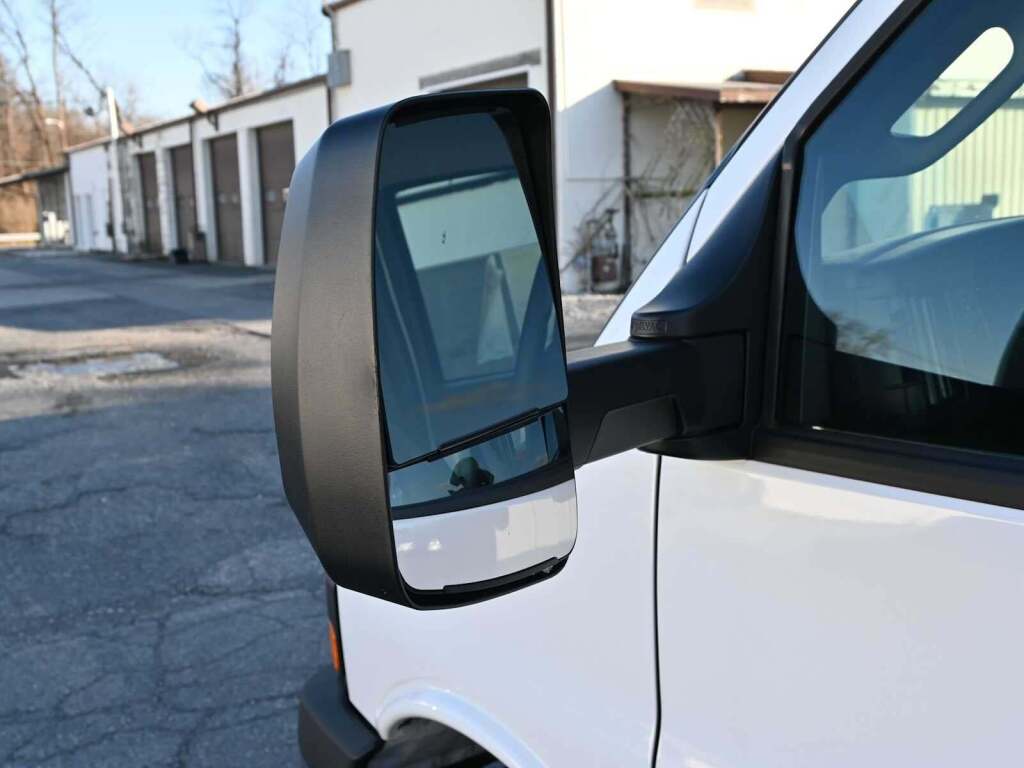 2023 GMC Savana Cutaway 4500 Van