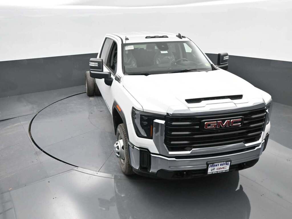 2025 GMC Sierra 3500HD Chassis Pro