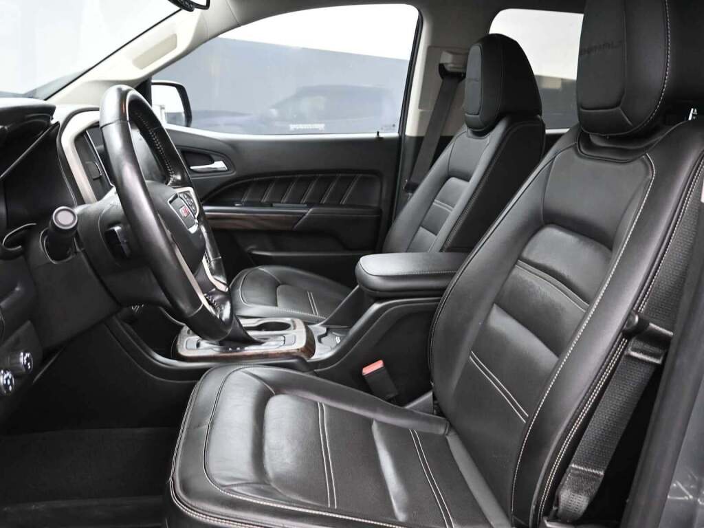 2022 GMC Canyon 4WD Crew Cab Short Box Denali