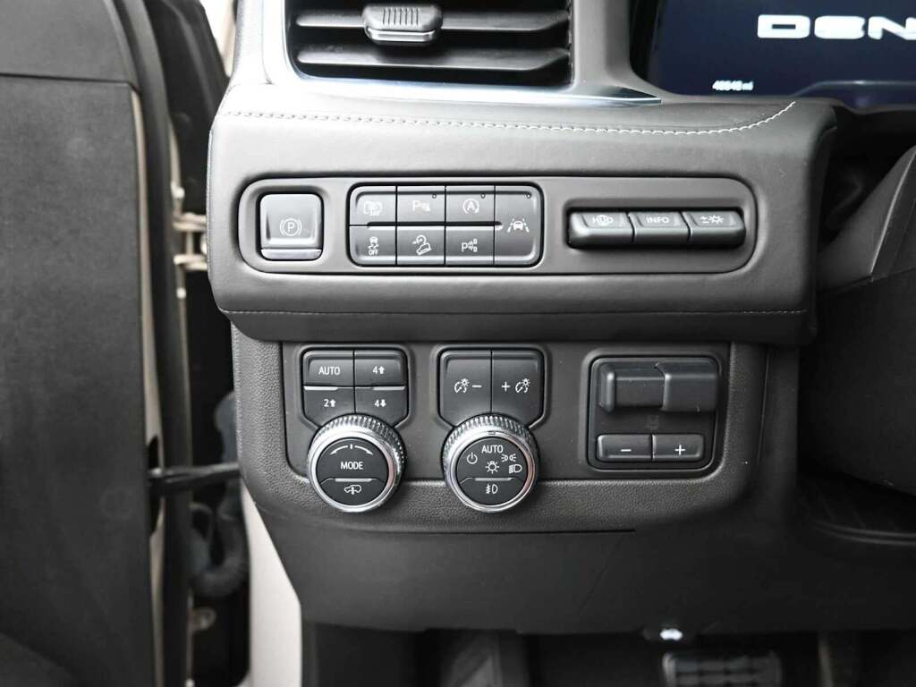 2023 GMC Yukon XL 4WD Denali Ultimate